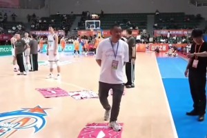 能打停你的不是对手，是大雨！